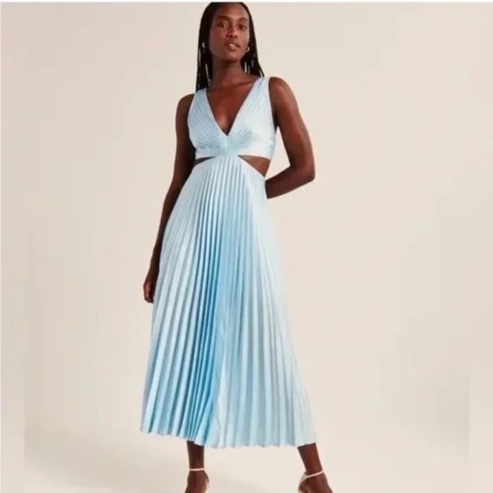 Abercrombie & Fitch Gisselle pleated cutout v neck Light Blue Maxi Dress size S - Picture 3 of 6
